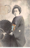 Japon - N°84591 - Une Femme En Kimono Tenant Une Ombrelle - Carte Vendue En L'état - Otros & Sin Clasificación