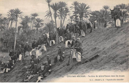 ALGERIE - SAN64561 - Colomb Béchar - Section De Mitrailleuses Dans Les Dunes - Légion ? - Mujeres