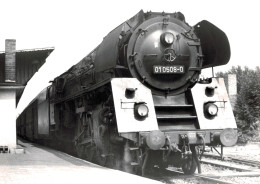 Locomotive Allemande - DB Dampflokomotive - 01 0508 Vor P4005 In Jena/SaalBahnhof  8-79 - R.v.d. Rest - Ferrocarril