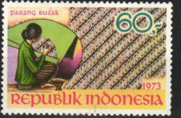 .. Indonesie 1973  Zonnebloem 749  Mnh - Indonésie