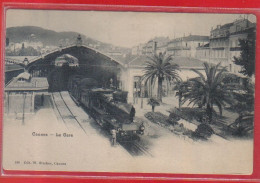 Carte Postale 06. Cannes  Train Vapeur En Gare   Très Beau Plan - Cannes
