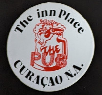 AUTOCOLLANT THE INN PLACE - THE PUB - CURAÇAO N.A. - ILE DES CARAÏBES - PAYS-BAS NEDERLAND HOLLAND - Stickers