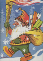 WEIHNACHTSMANN SANTA CLAUS WEIHNACHTSFERIEN Vintage Postkarte CPSM #PAK954.DE - Kerstman