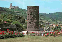 63 - Volvic - Le Monument Aux Martyrs De La Guerre 39-45 Et Le Château De Tournoel - CPM - Voir Scans Recto-Verso - Volvic