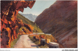 AAYP5-38-0459 - L'OISANS - Route De LA BERARDE Dans Le Vallon Des Etages - Bourg-d'Oisans