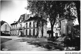 ADJP1-42-0030 - AIGNAC-LE-DUC - La Mairie Et Le Monument - Sonstige & Ohne Zuordnung