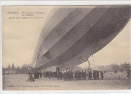 Lunéville - Un Dirigeable Allemand, Type Zeppelin, Atterrit Sur Le Terrain De Manoeuvres - Luchtschepen