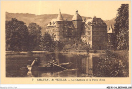 AEZP3-38-0201 - CHATEAU DE VIZILLE - Le Chateau Et La Piece D'eau - Vizille