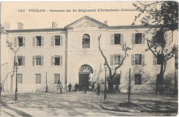 CPA - TOULON - Caserne Du 4é Régiment D'infanterie Coloniale - Animée - Toulon