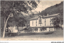 AEZP6-38-0503 - URIAGE - Villas Dans Le Parc Et Le Chateau - Uriage