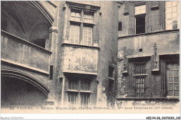 AEZP4-38-0354 - VIENNE - Maison Moyen-age - Rue Des Orfevres -11 -2me - Cour Interieure - Vienne