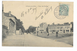 93 - AULNAY-sous-BOIS (S.-et-O.) - Place Des Ecoles. Animée, CPA Ayant Circulé En 1905. BE. - Aulnay Sous Bois