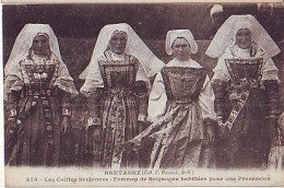 Brignogan   P24   CPA 9X14      Femmes De Brignogan, Habillées Pour La Procession - Brignogan-Plage