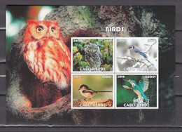 Cabo Verde 2016 BIRDS 4v MINIATURE SHEET MNH As Per Scan - Pájaros Cantores (Passeri)