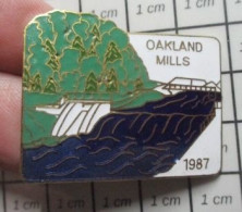 811H Pin's Pins / Beau Et Rare / VILLES / GRAND PIN'S USA RIVIERE BARRAGE PONT OAKLAND MILLS - Voetbal