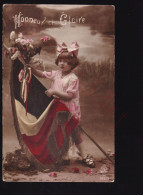 Honneur Et Gloire - Petite Fille - Fotokaart - Patriotic