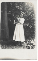 Woman, Frau, Femme, Donna - Cat, Chat, Katze, Gatto, Kitten, Chaton  / 1921 - Photographs