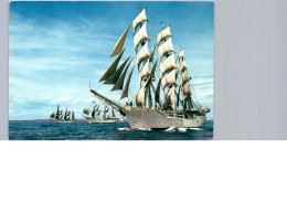 Grand Voiliers En Régate - Sailing Vessels