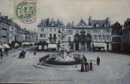 80 , Cpa ABBEVILLE , 9 , La Place De L'Amiral Courbet   (15387) - Abbeville