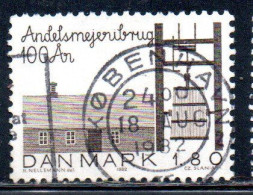 DANEMARK DANMARK DENMARK DANIMARCA 1982 COOPERATIVE DAIRY FARMING CENTENARY BUTTER CHURN BARN 1.80k USED USATO OBLITERE - Used Stamps