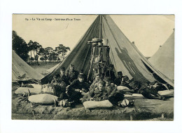 La Vie Au Camp - Intérieur D'une Tente - Manovre