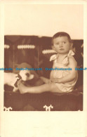 R097022 Child. Old Photography. Postcard - World