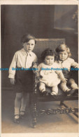 R097075 Children. Old Photography. Postcard. Lewis Studios - World