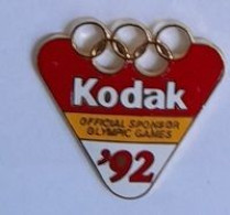 Pin' S  Doré  Sports  Anneaux  Jeux  Olympiques   92  Avec  Sponsor  KODAK  Official  Sponsor  Olympic  Games, Voir Desc - Juegos Olímpicos