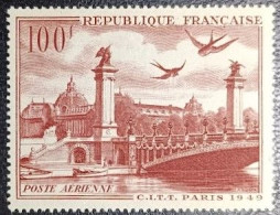 FRANCE PA -1949- Y&T N°28 ** MNH CONGRES INTERNATIONAL 100Fr.- VUE DE PARIS - - 1927-1959 Mint/hinged