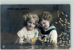 39290411 - 2244 Ostern Kinder  Mit Kueken AK - Photographs