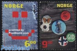 Norway 2004 Young People 2v, Mint NH, Nature - Sport - Various - Butterflies - Reptiles - Roses - Football - Textiles - Nuevos
