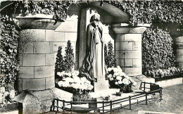 76 - Rouen - Place Du Vieux Marché - La Statue Sainte Jeanne D'Arc - CPM - Voir Scans Recto-Verso - Rouen