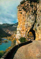 48 - Les Gorges Du Tarn - A Cheval Sur La Route Des Rochers Roses Et Dorés Jalonnent La Rivière - CPM - Voir Scans Recto - Gorges Du Tarn