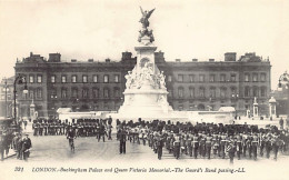 England - LONDON - Buckingham Palace And Queen Victoria Memorial - The Guard's Band Passing - Publ. L.L. Levy 321 - Buckingham Palace
