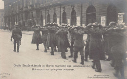 BERLIN - Berliner Märzkämpfe - März 1919 - Generalstreiks - Abtransport Von Gefangenen Meuteren - FOTOKARTE - Verlag S.  - Other & Unclassified