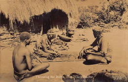 South Africa - The Witch Doctor - Throwing The Bones - REAL PHOTO - Publ. Sapsco 326 - Südafrika
