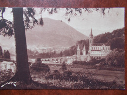 65 - LOURDES - La Basilique Et Le Pic Du Ger. (Editions JOVÉ) - Lourdes