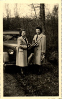Photographie Photo Vintage Snapshot Amateur Automobile Voiture Auto Femme - Automobile