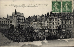 CPA Lille Nord, La Delivrance, Die Menge Beobachtet Die Truppenparade - Sonstige & Ohne Zuordnung