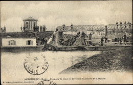 CPA Armentières Nord, Passarelle Du Canal, Aubette De La Douane - Other & Unclassified