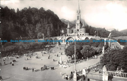 R098356 Lourdes. The Basilica And The Esplanade. G. Deguisne. RP - World