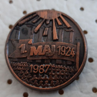 1. May Labour Day 1924/1987 Slovenia Pin - Altri & Non Classificati