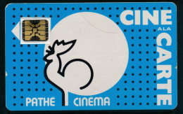 Cinécarte Pathé Cinéma Coq Sur Fond Bleu Avec Points Noirs / SC4 Avec Entourage - Bioscoopkaarten