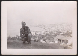 Photo Amateur D'un Militaire Posant à La Basilique Notre Dame D'Afrique Le 24 Août 1947 Bologhine Algérie 9,1x6,5cm - Oorlog, Militair