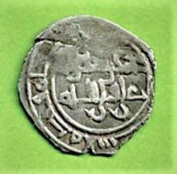 MONNAIE ARABE A IDENTIFIER / ORIGINE & EPOQUE ? / ARGENT / 1.08 G / Max 16.75 Mm - Islamische Münzen