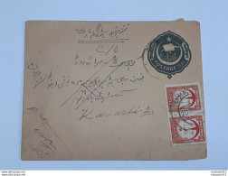 Entier Postal - Enveloppe Du Pakistan Avec Timbres Envoyé Vers Karachi .. Lot100 . - Pakistan