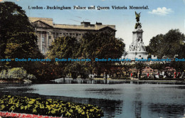 R097932 London. Buckingham Palace And Queen Victoria Memorial. 1942 - Other & Unclassified
