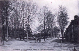 03 - Allier -  MOULINS -  Avenue De La Gare Et Place De La Republique - Moulins