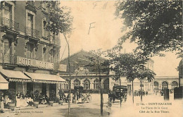 44 - Saint Nazaire - La Place De La Gare - Côté De La Rue Thiers - Animée - Automobiles - Oblitération Ronde De 1915 - C - Saint Nazaire