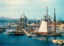 Bateaux - Guerre - Toulon - Yachts De Plaisance Cotoyant Les Bâtiments De La Marine Nationale - CPM - Voir Scans Recto-V - Warships